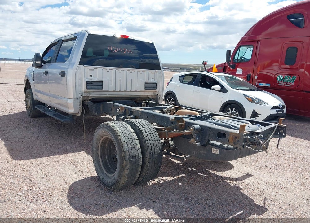 2018 FORD F-350 CHASSIS XL VIN: 1FD8W3H67JEB71792