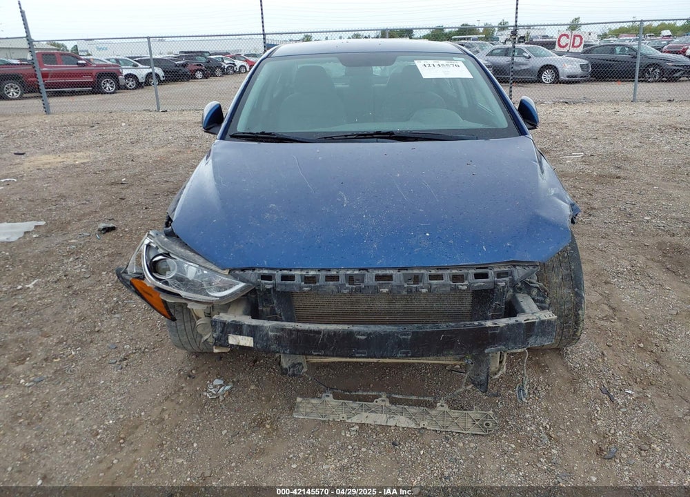2018 HYUNDAI ELANTRA VIN: 5NPD84LF0JH351156