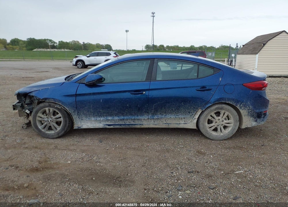 2018 HYUNDAI ELANTRA VIN: 5NPD84LF0JH351156