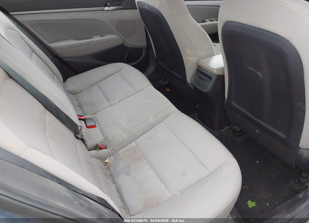2018 HYUNDAI ELANTRA VIN: 5NPD84LF0JH351156