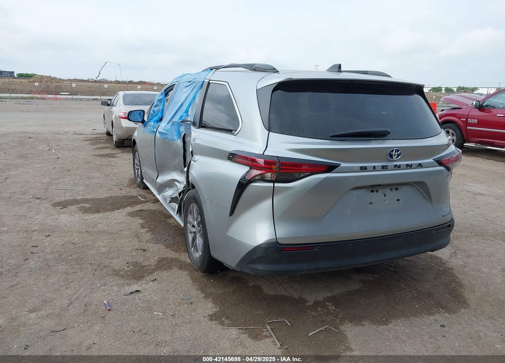 2021 TOYOTA SIENNA XLE VIN: 5TDYRKEC9MS041334