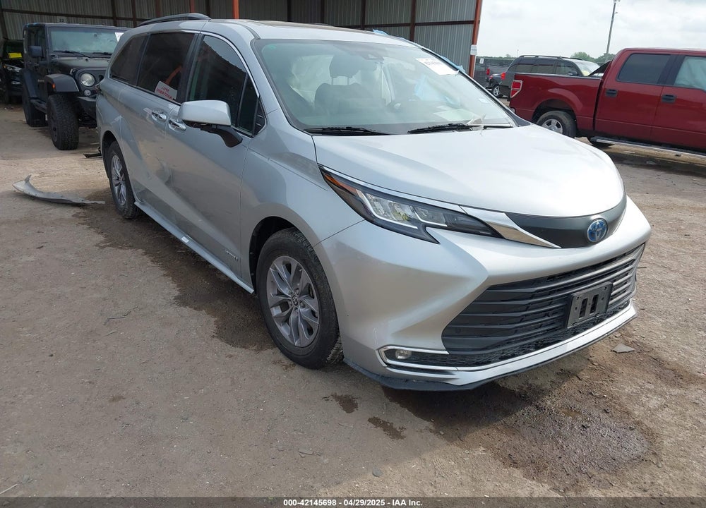 2021 TOYOTA SIENNA XLE VIN: 5TDYRKEC9MS041334