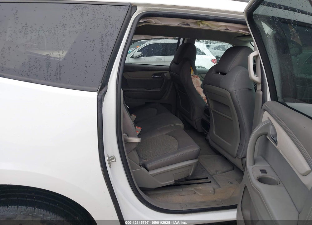 2016 CHEVROLET TRAVERSE LS VIN: 1GNKRFKDXGJ237589