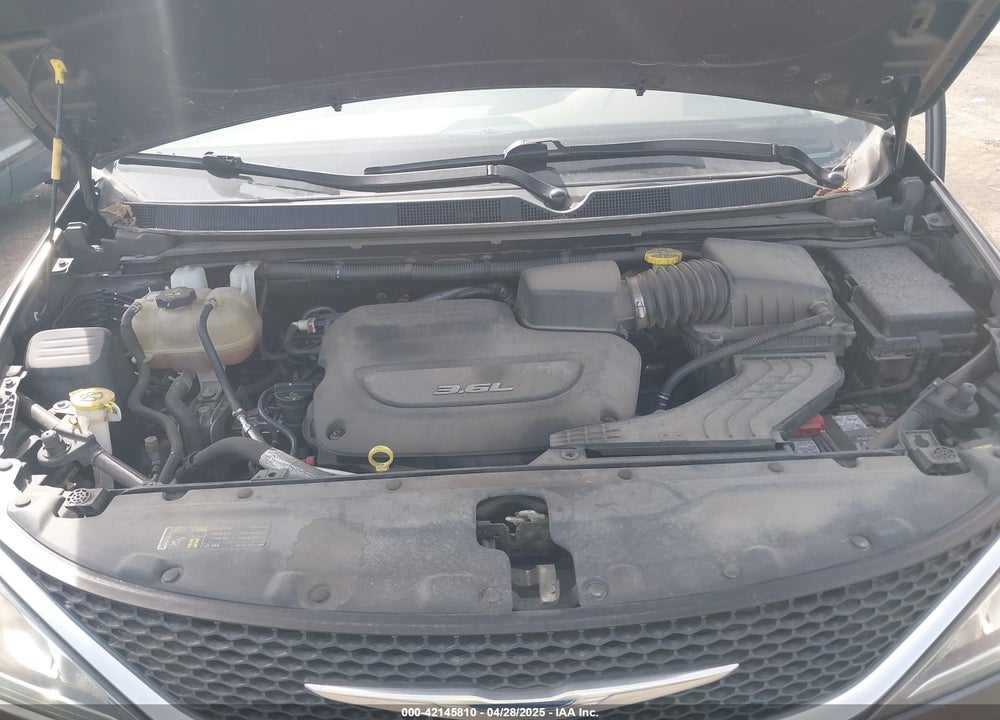 2017 CHRYSLER PACIFICA LIMITED VIN: 2C4RC1GGXHR504970