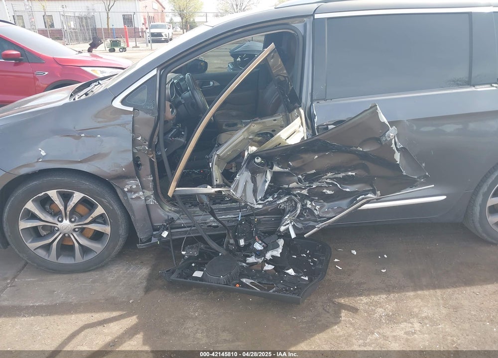 2017 CHRYSLER PACIFICA LIMITED VIN: 2C4RC1GGXHR504970