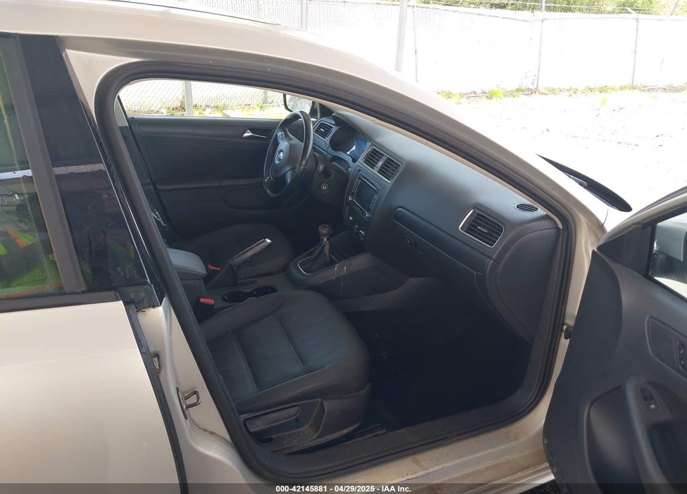 2011 VOLKSWAGEN JETTA VIN: 3VWBZ7AJ6BM357730