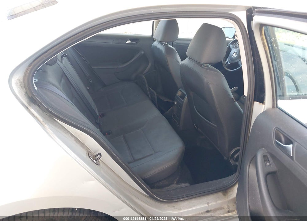 2011 VOLKSWAGEN JETTA VIN: 3VWBZ7AJ6BM357730