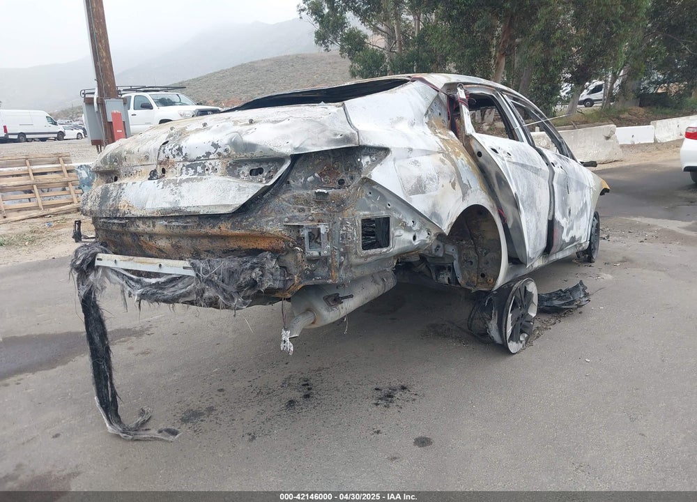 2022 HYUNDAI ELANTRA VIN: KMHLM4AG1NU349569