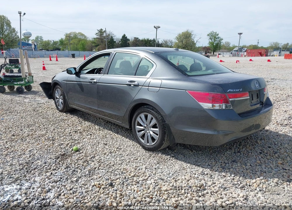 2011 HONDA ACCORD VIN: 1HGCP2F82BA083690