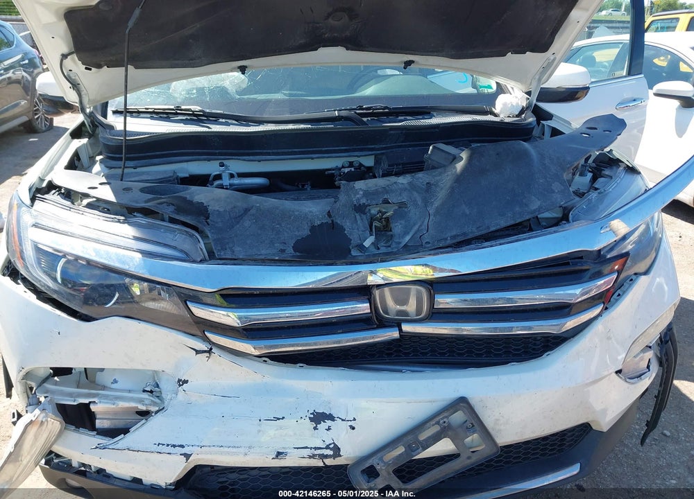 2018 HONDA PILOT VIN: 5FNYF6H95JB001137