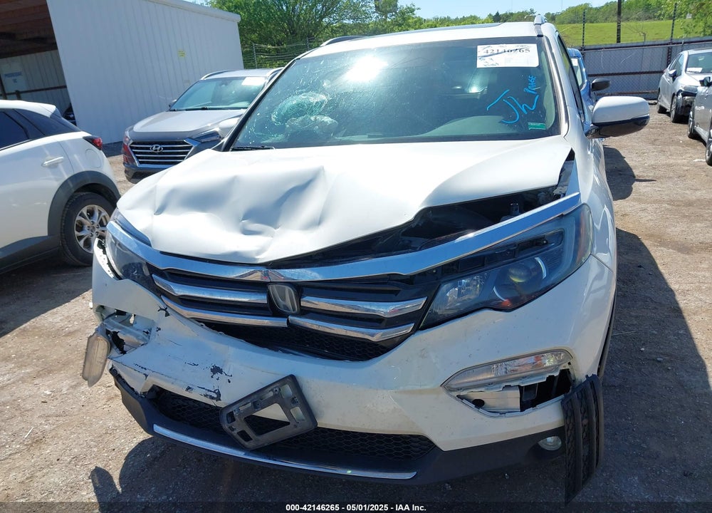 2018 HONDA PILOT VIN: 5FNYF6H95JB001137