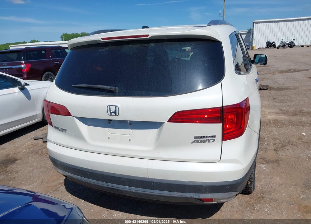2018 HONDA PILOT VIN: 5FNYF6H95JB001137