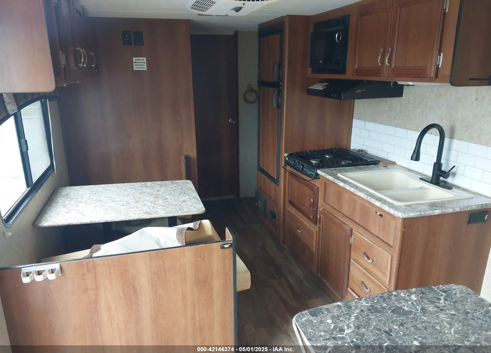 2016 AVENGER TRAVEL TRAILER VIN: 5ZT2AVRB8GB911214