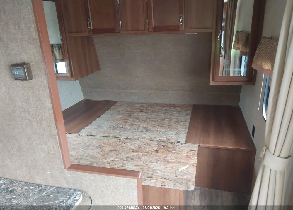 2016 AVENGER TRAVEL TRAILER VIN: 5ZT2AVRB8GB911214