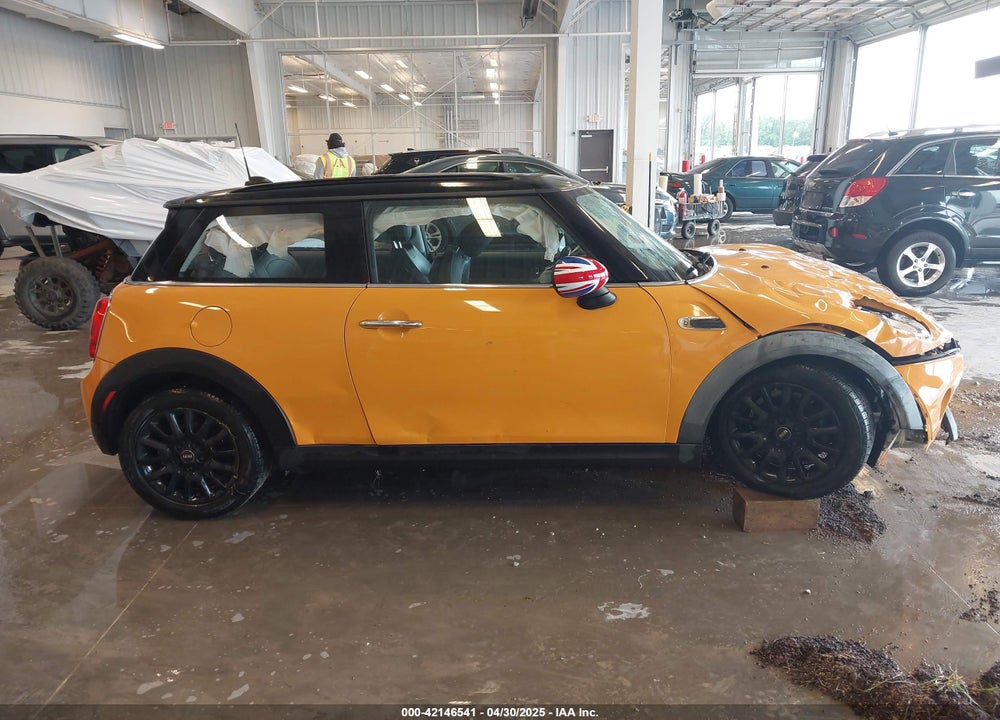 2015 MINI COOPER VIN: WMWXM5C57FT942137