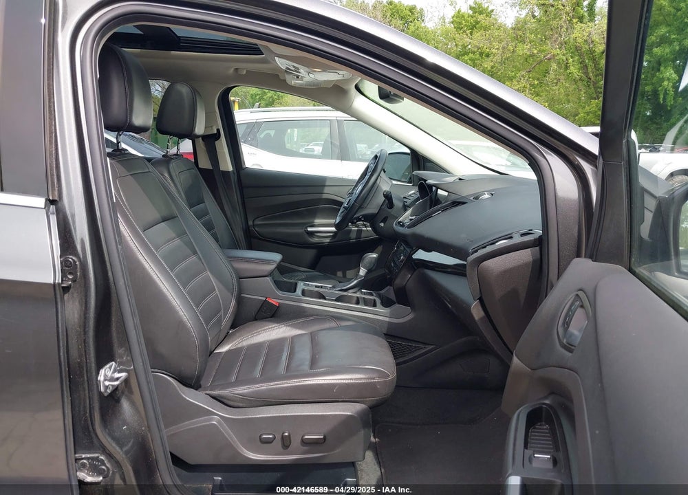 2017 FORD ESCAPE TITANIUM VIN: 1FMCU9J96HUC25137