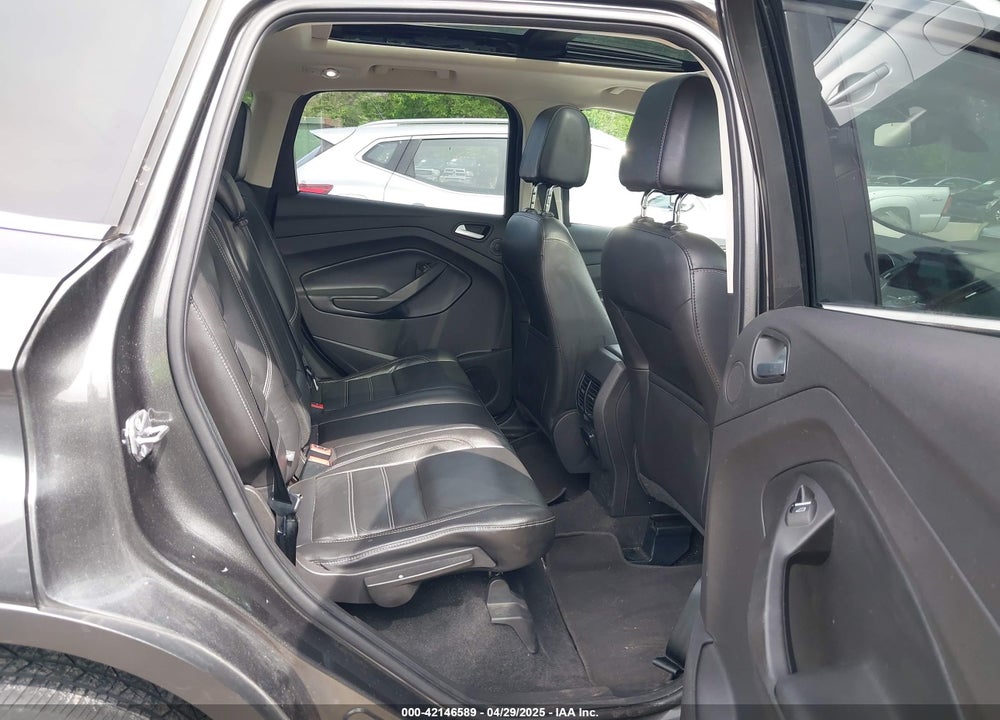 2017 FORD ESCAPE TITANIUM VIN: 1FMCU9J96HUC25137