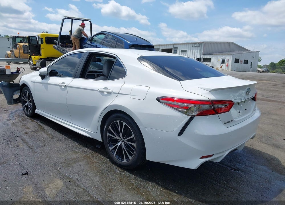 2018 TOYOTA CAMRY VIN: JTNB11HK9J3022415