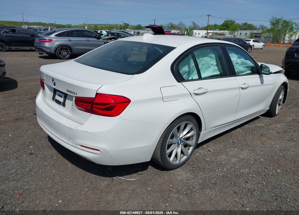 2018 BMW 320 VIN: WBA8A3C5XJA505321