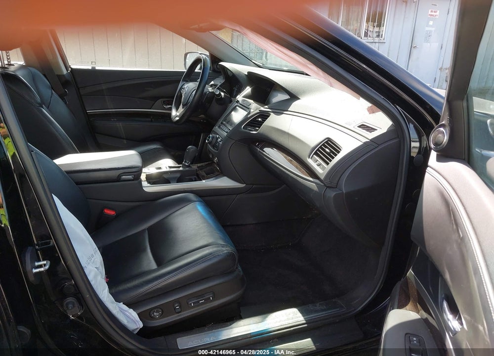 2015 ACURA RLX VIN: JH4KC1F93FC000981
