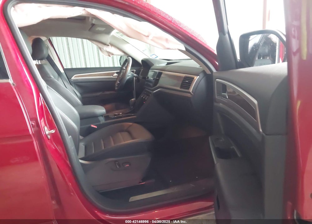 2019 VOLKSWAGEN ATLAS VIN: 1V2NR2CA3KC517028