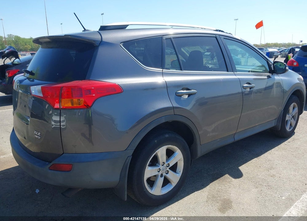 2014 TOYOTA RAV4 XLE VIN: 2T3RFREVXEW148304