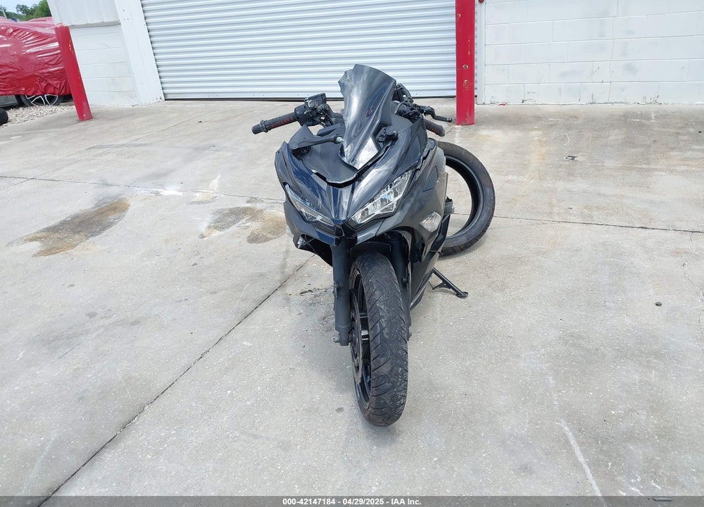 2018 KAWASAKI EX400 VIN: JKAEXKG14JDA04667