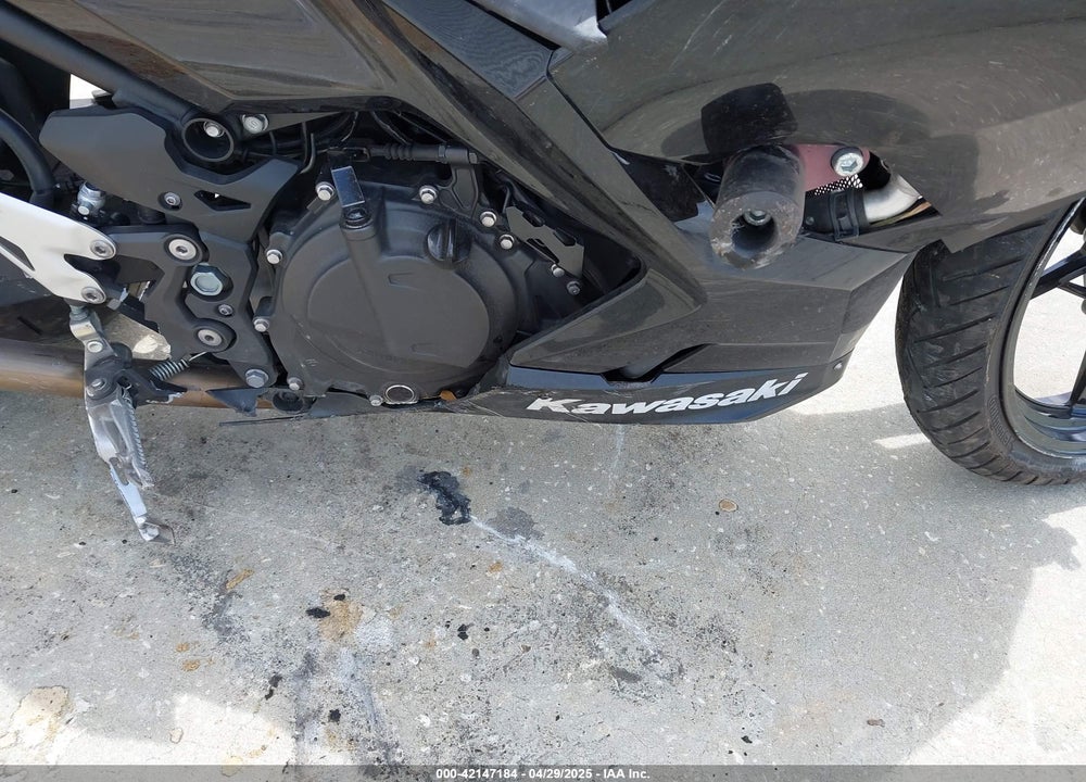2018 KAWASAKI EX400 VIN: JKAEXKG14JDA04667