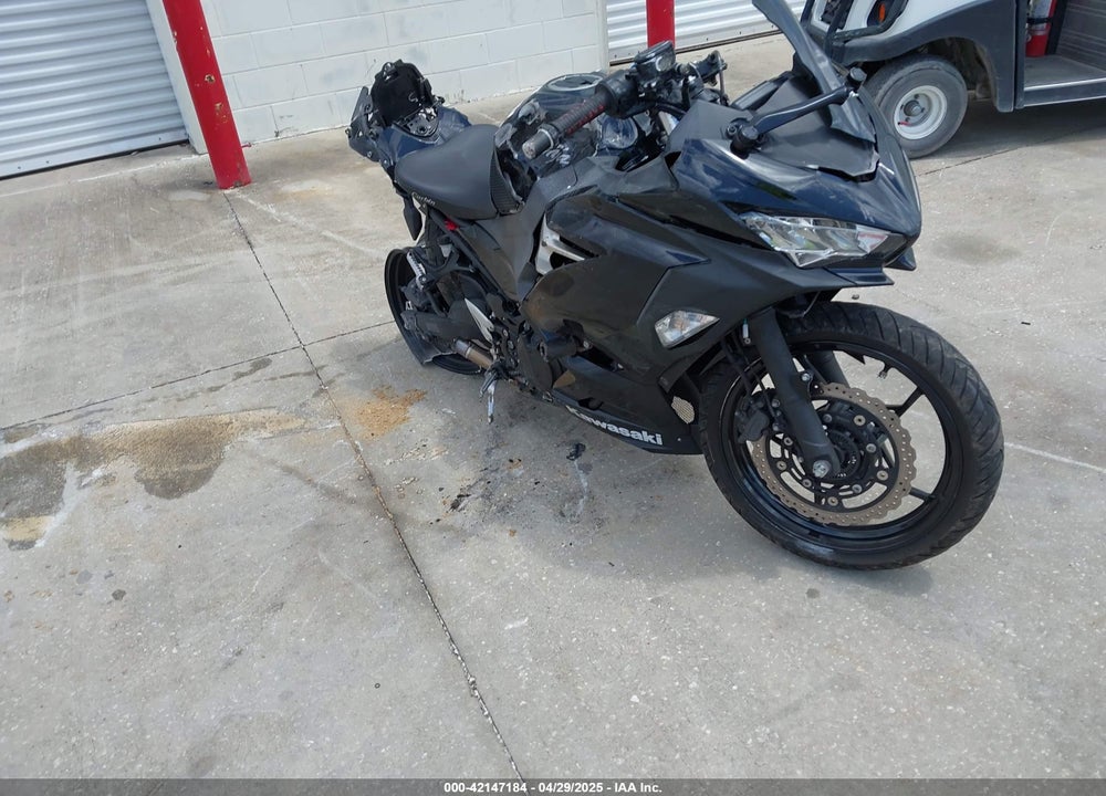2018 KAWASAKI EX400 VIN: JKAEXKG14JDA04667