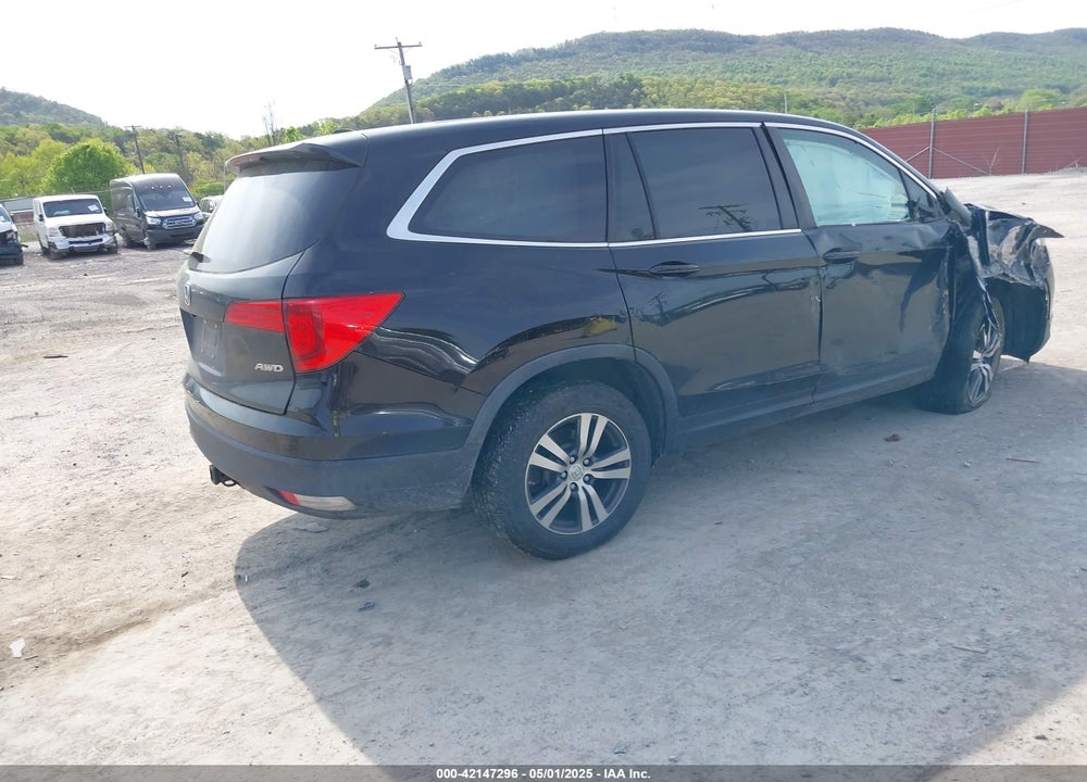 2017 HONDA PILOT VIN: 5FNYF6H60HB075761
