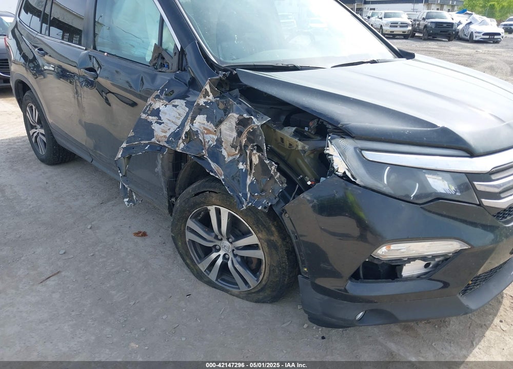 2017 HONDA PILOT VIN: 5FNYF6H60HB075761