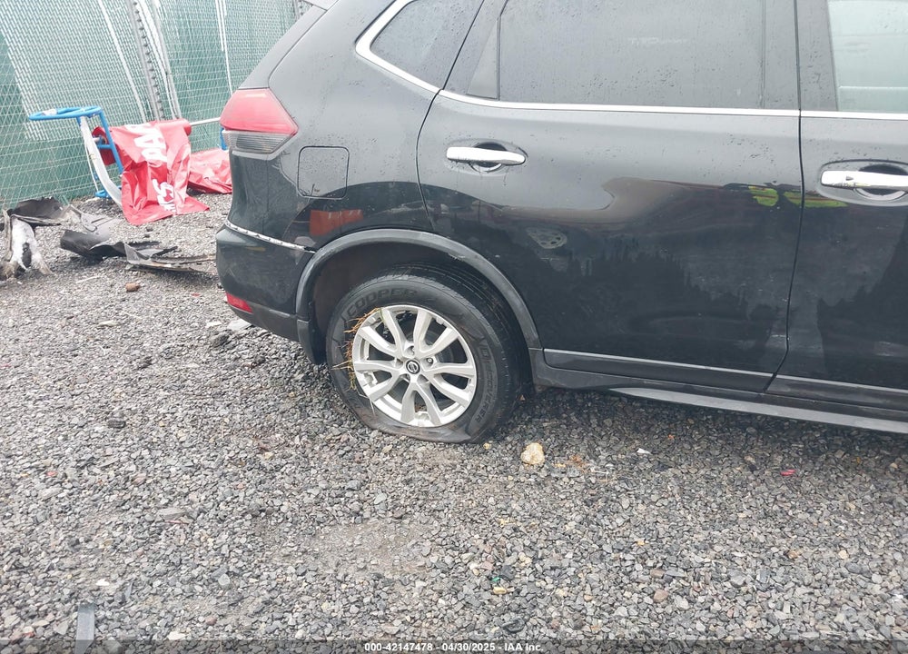 2017 NISSAN ROGUE SV VIN: 5N1AT2MV9HC813713