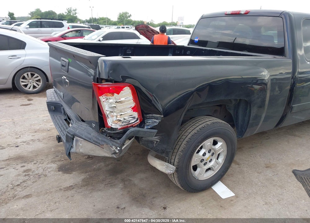 2008 CHEVROLET SILVERADO 1500 LT1 VIN: 2GCEC19J281237636