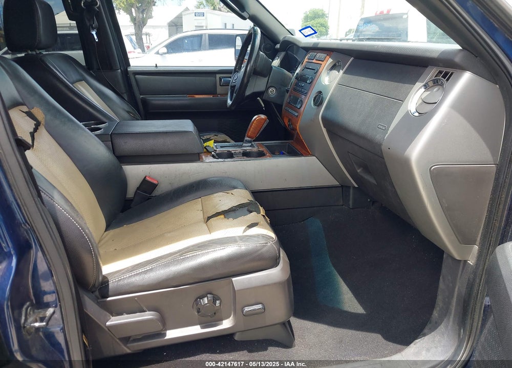 2007 FORD EXPEDITION EL VIN: 1FMFK17537LA92138
