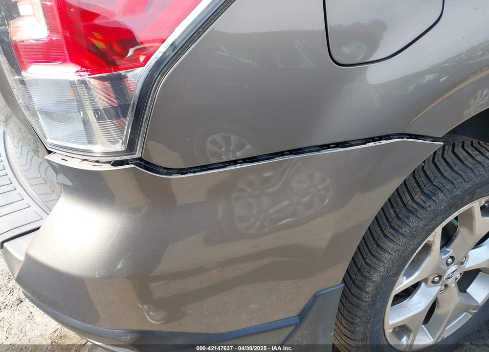 2017 SUBARU FORESTER VIN: JF2SJATC8HH418242