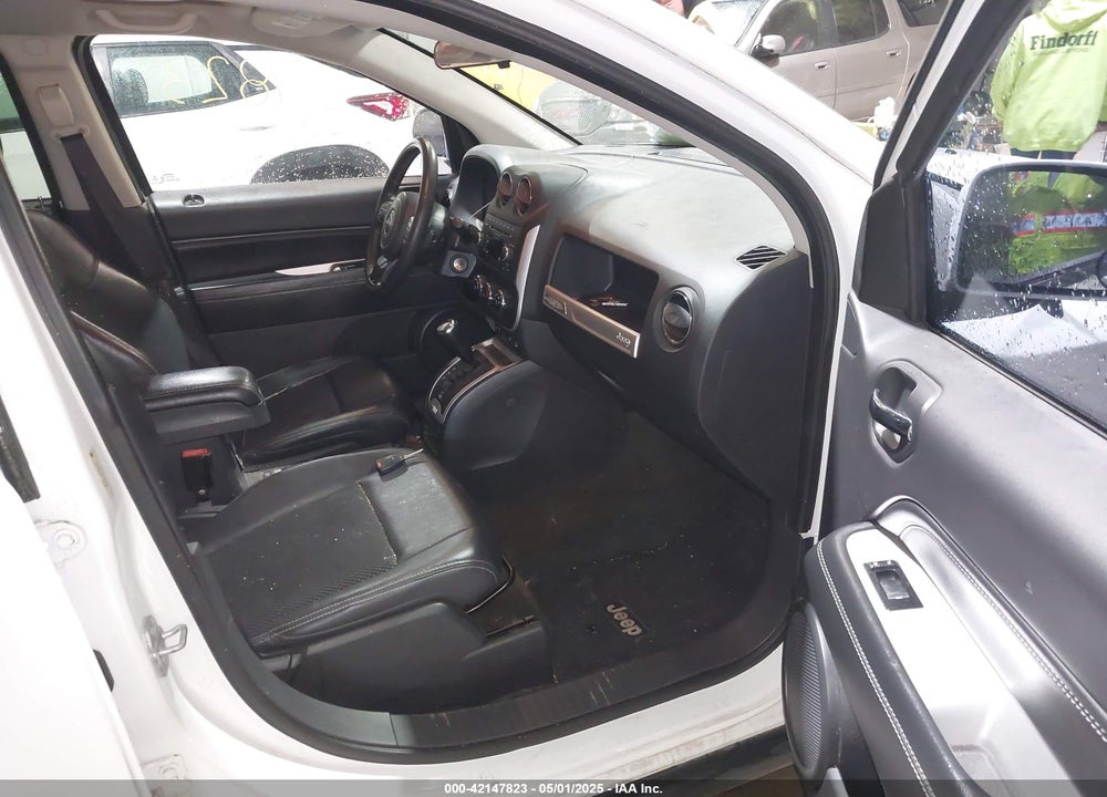 2014 JEEP COMPASS VIN: 1C4NJDEB8ED622804