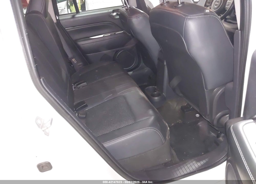 2014 JEEP COMPASS VIN: 1C4NJDEB8ED622804