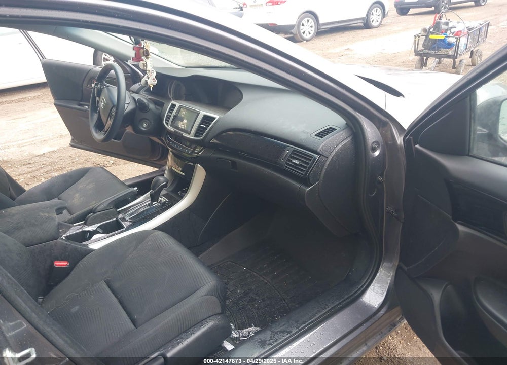 2017 HONDA ACCORD VIN: 1HGCR2F30HA092153