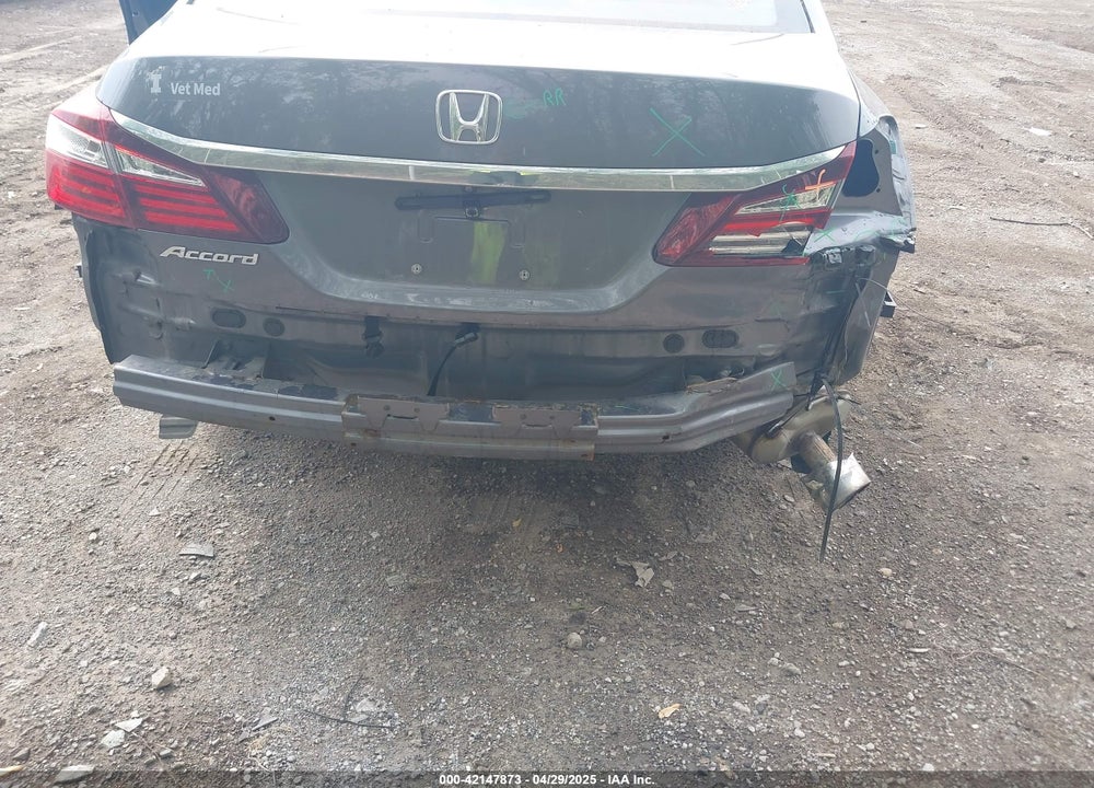 2017 HONDA ACCORD VIN: 1HGCR2F30HA092153