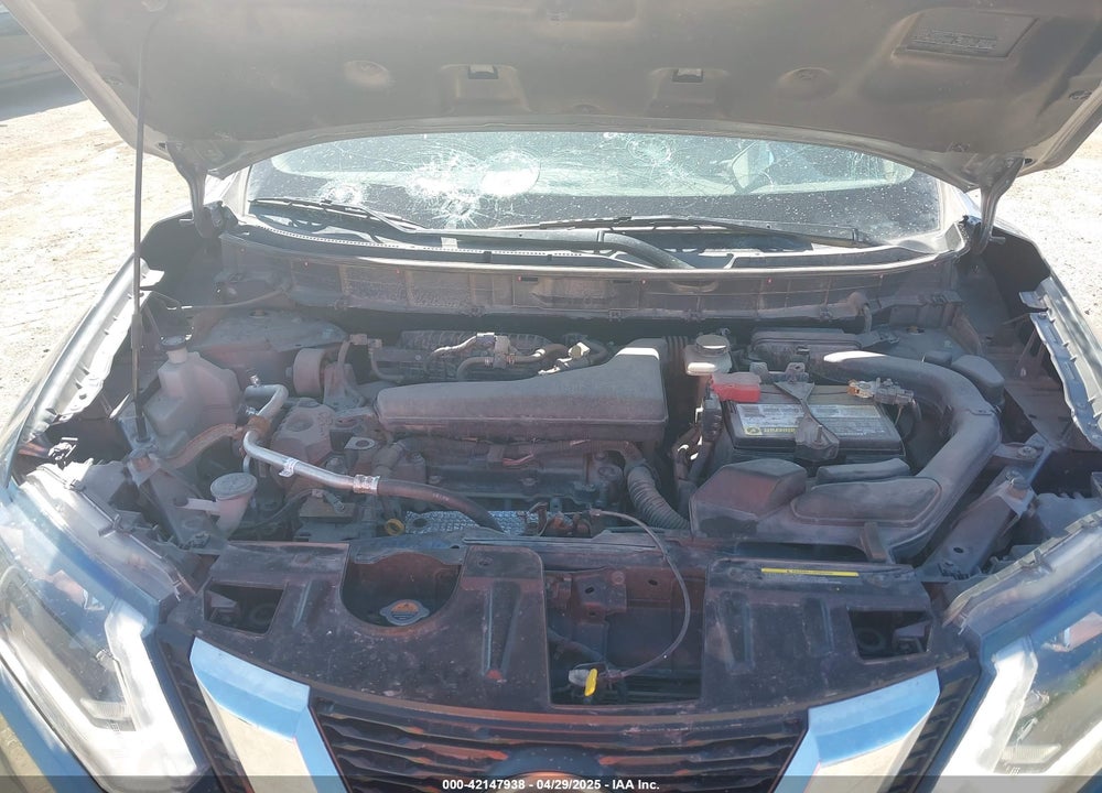 2018 NISSAN ROGUE SV VIN: KNMAT2MV4JP560805