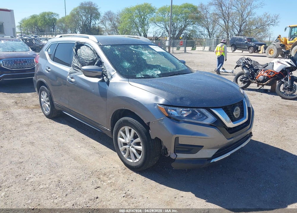 2018 NISSAN ROGUE SV VIN: KNMAT2MV4JP560805