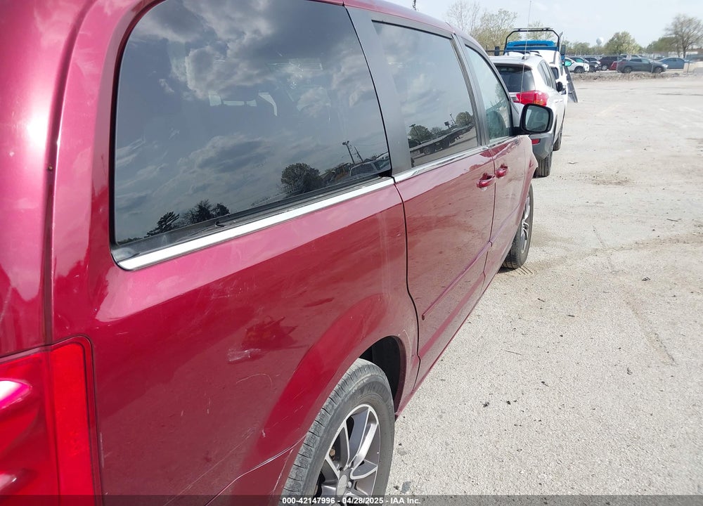 2017 DODGE GRAND CARAVAN VIN: 2C4RDGCG7HR673706