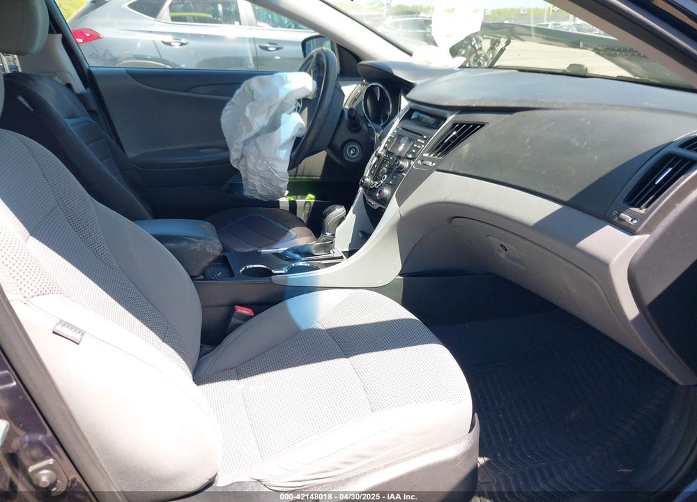 2013 HYUNDAI SONATA GLS VIN: 5NPEB4AC4DH748145