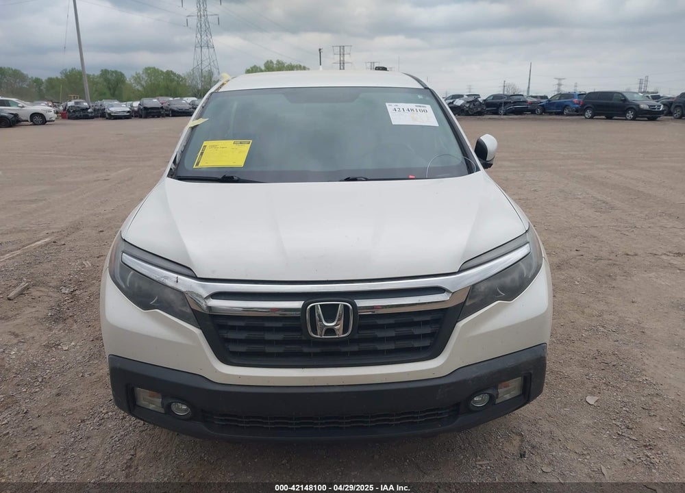 2017 HONDA RIDGELINE RTL VIN: 5FPYK3F57HB008389