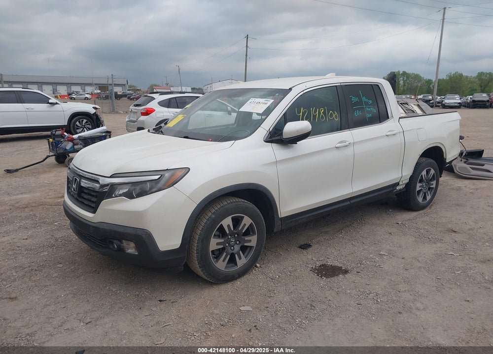 2017 HONDA RIDGELINE RTL VIN: 5FPYK3F57HB008389