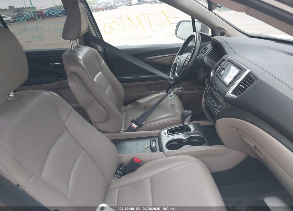 2017 HONDA RIDGELINE RTL VIN: 5FPYK3F57HB008389