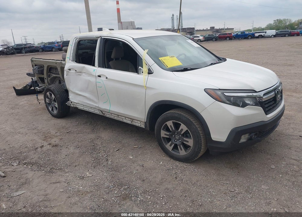 2017 HONDA RIDGELINE RTL VIN: 5FPYK3F57HB008389