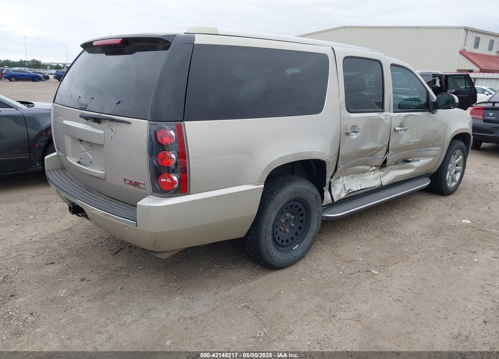 2013 GMC YUKON XL 1500 DENALI VIN: 1GKS1MEF3DR135893