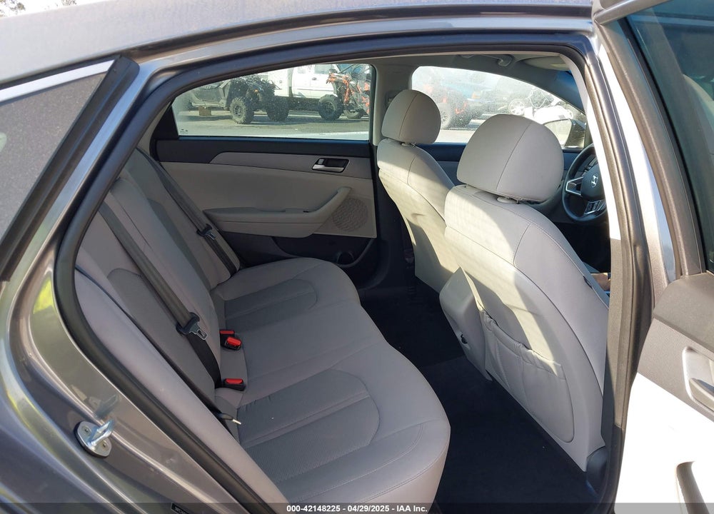 2018 HYUNDAI SONATA VIN: 5NPE24AF9JH623745