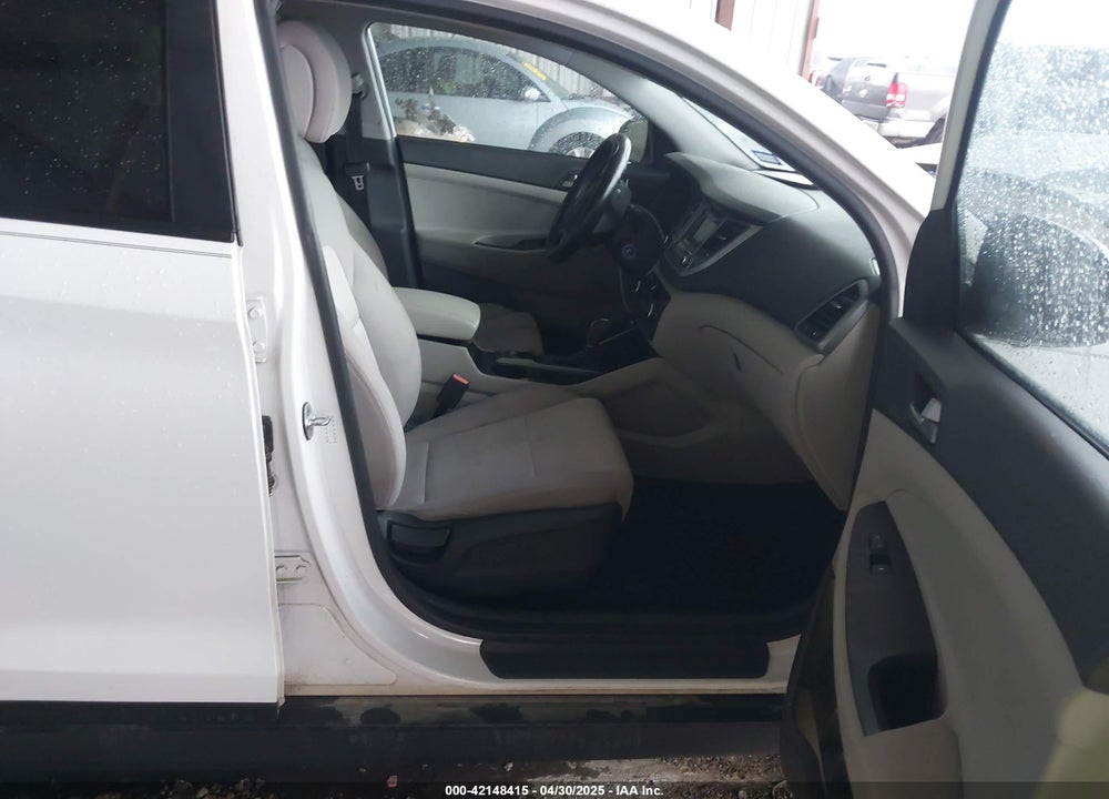 2016 HYUNDAI TUCSON VIN: KM8J23A41GU199477